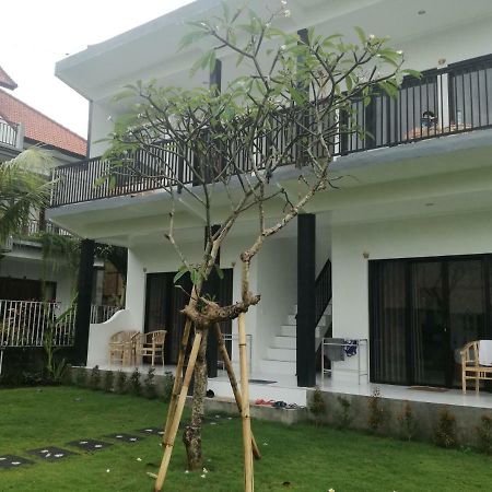 Hello Canggu Homestay Exterior photo